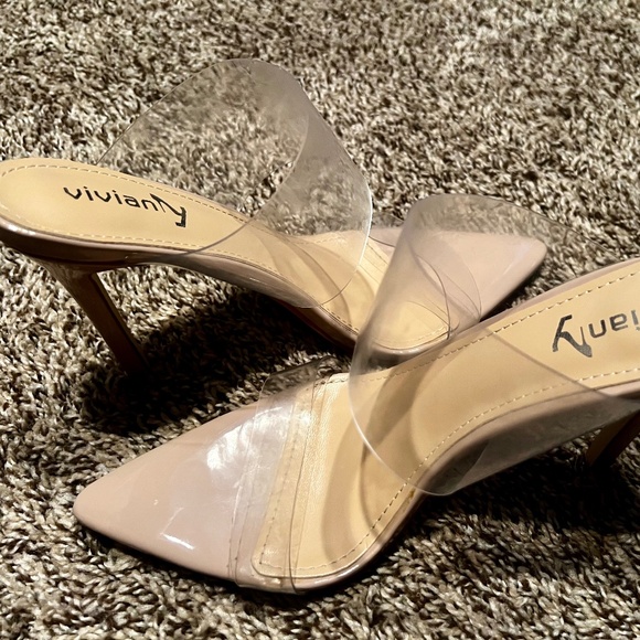 Clear heels - Picture 1 of 2